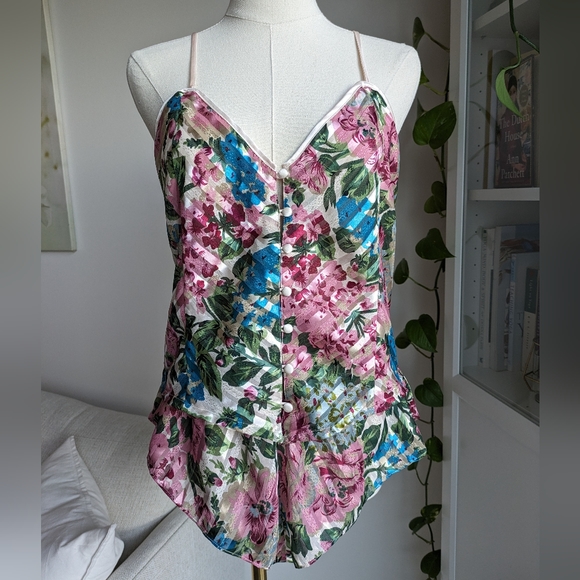 Victoria's Secret Satin Set - Picture 11 of 11